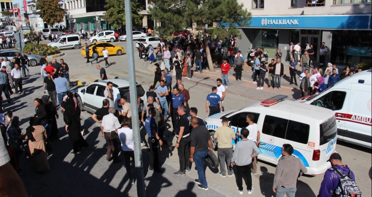 cankirida bicakli sopali kavga yaralilar var fNBNekTY