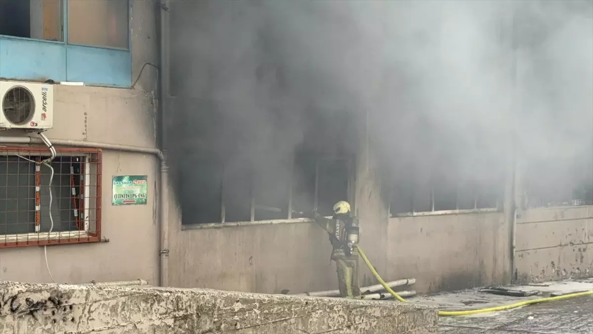 bayrampasada yangin panigi 1DlAYhTF