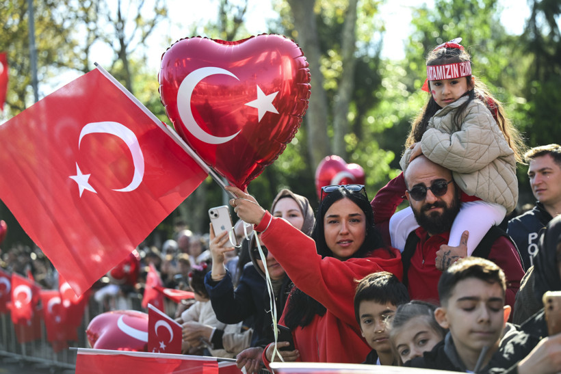 Tören Kalabalığı