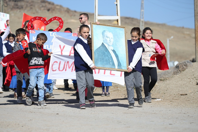 Seher Karadağ ve Şiiri