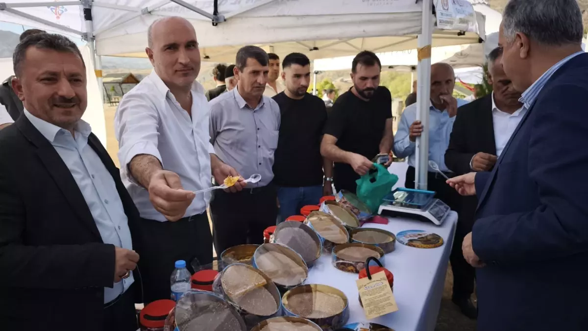 sason bali ceviz ve cilek festivalinde 1 kilo bal 340 bin liraya satildi iEnAnsZy