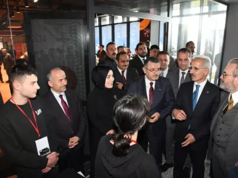 Bakan Uraloğlu’ndan Bilim Merkezi ve Fabrikaya Ziyaret